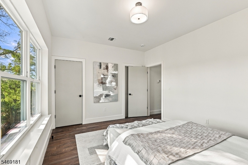 822 S 20th Street Newark NJ 07108