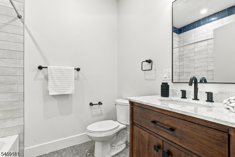 822 S 20th Street Newark NJ 07108