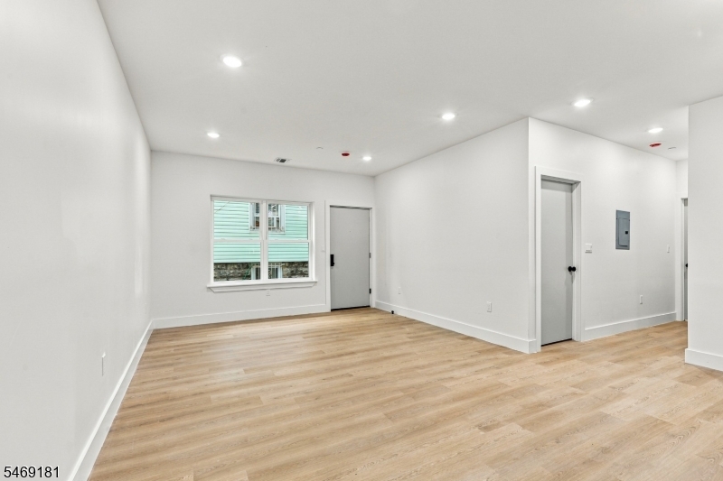 822 S 20th Street Newark NJ 07108