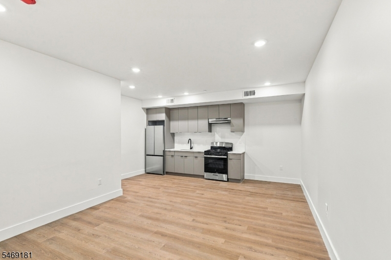 822 S 20th Street Newark NJ 07108