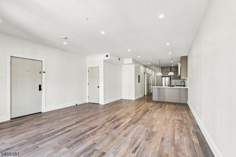 822 S 20th Street Newark NJ 07108