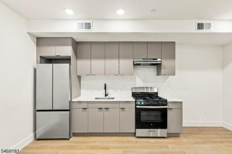 822 S 20th Street Newark NJ 07108