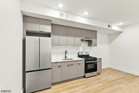822 S 20th Street Newark NJ 07108