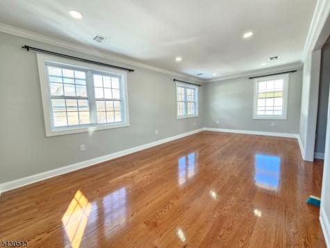 2032 E Saint Georges Avenue Linden NJ 07036