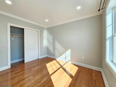 2032 E Saint Georges Avenue Linden NJ 07036