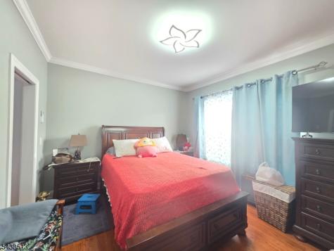 2032 E Saint Georges Avenue Linden NJ 07036