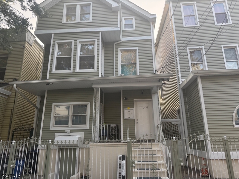 138 Garside Street Newark NJ 07104
