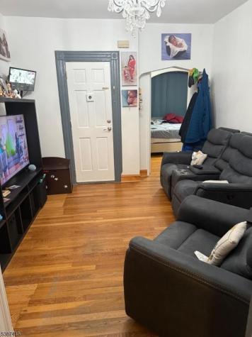 138 Garside Street Newark NJ 07104