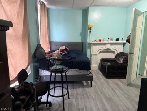 138 Garside Street Newark NJ 07104