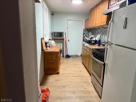 138 Garside Street Newark NJ 07104
