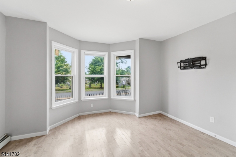 318 Grove Street Newark NJ 07103
