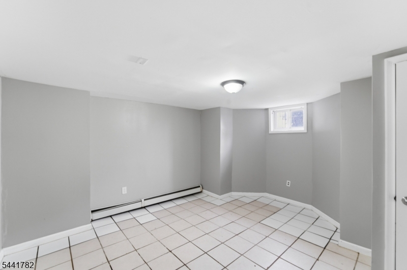 318 Grove Street Newark NJ 07103