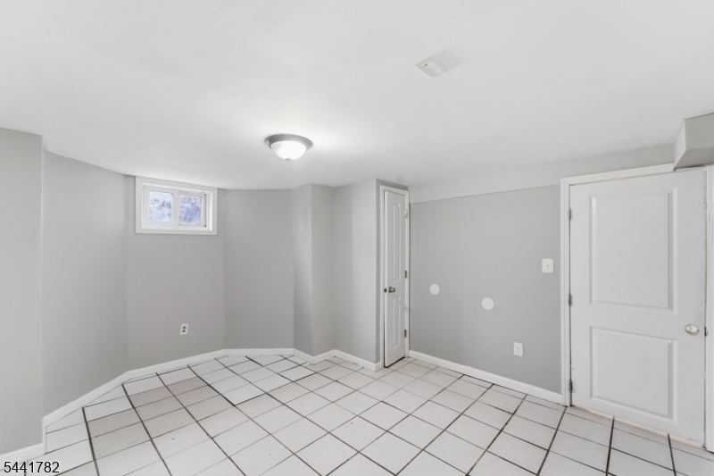318 Grove Street Newark NJ 07103