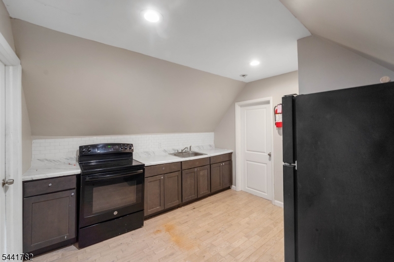 318 Grove Street Newark NJ 07103