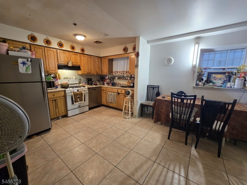 47 Crawford Street Newark NJ 07102