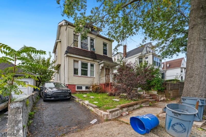 10 Bock Avenue Newark NJ 07112
