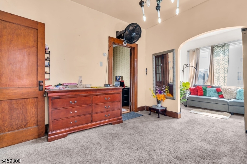 927 Meredith Avenue Elizabeth NJ 07202