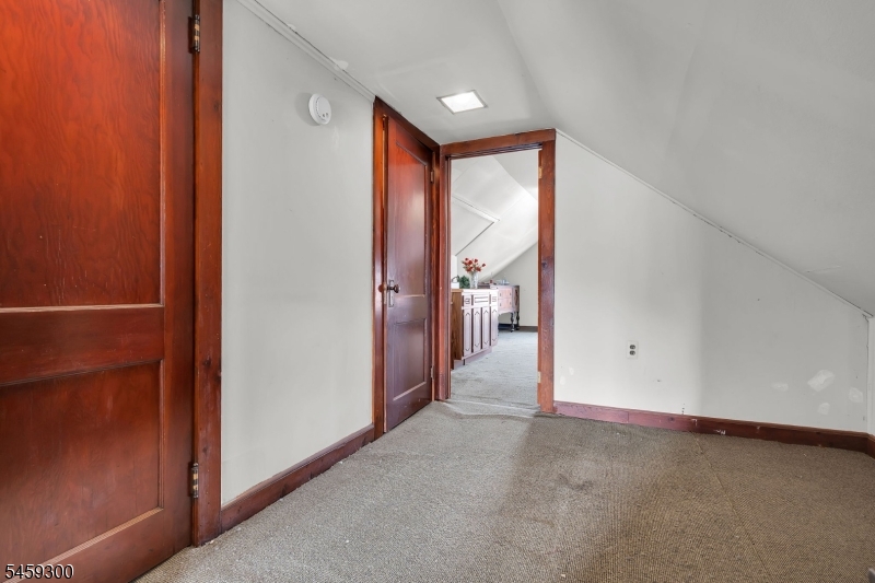 927 Meredith Avenue Elizabeth NJ 07202
