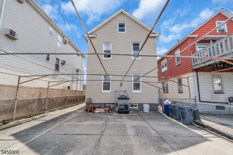 927 Meredith Avenue Elizabeth NJ 07202
