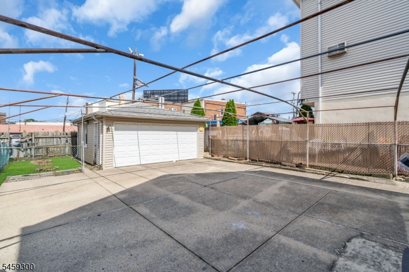 927 Meredith Avenue Elizabeth NJ 07202
