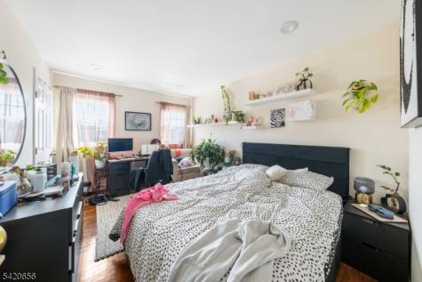 1016 Gifford Court Union NJ 07083