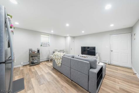 1016 Gifford Court Union NJ 07083