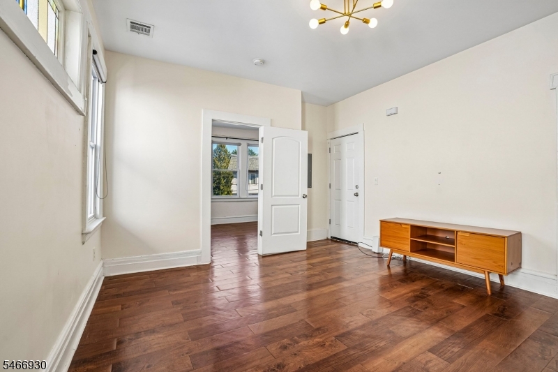 731 18TH Avenue Irvington NJ 07111