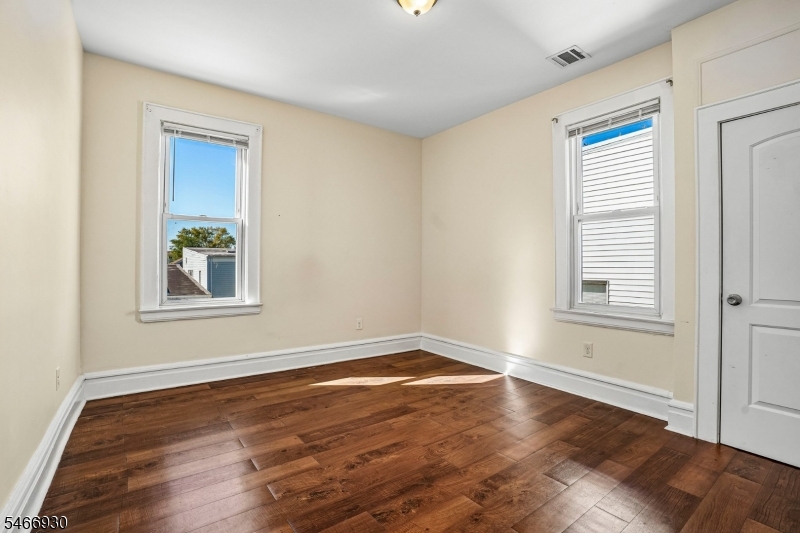 731 18TH Avenue Irvington NJ 07111