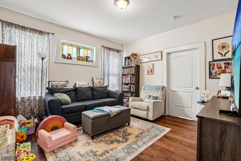 731 18TH Avenue Irvington NJ 07111