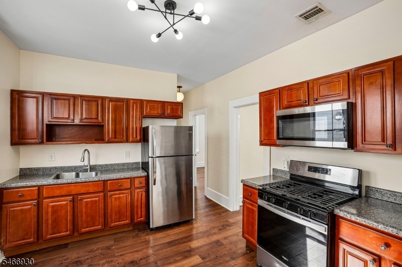 731 18TH Avenue Irvington NJ 07111