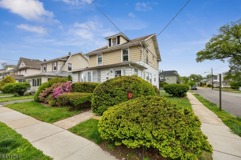 86 Llewellyn Avenue Hawthorne NJ 07506