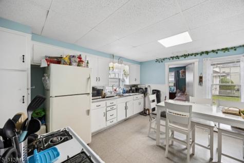 86 Llewellyn Avenue Hawthorne NJ 07506