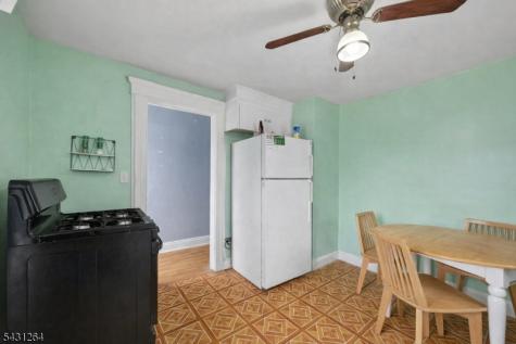 86 Llewellyn Avenue Hawthorne NJ 07506