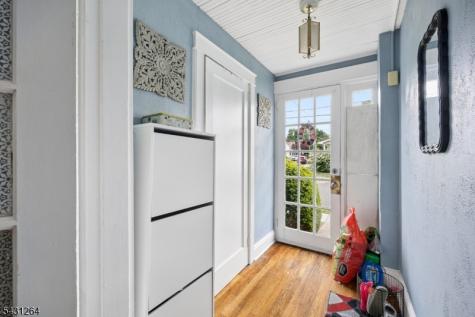86 Llewellyn Avenue Hawthorne NJ 07506