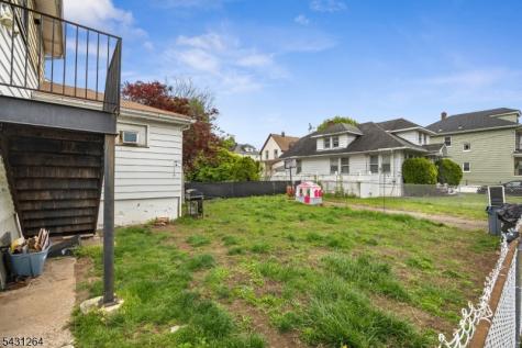 86 Llewellyn Avenue Hawthorne NJ 07506