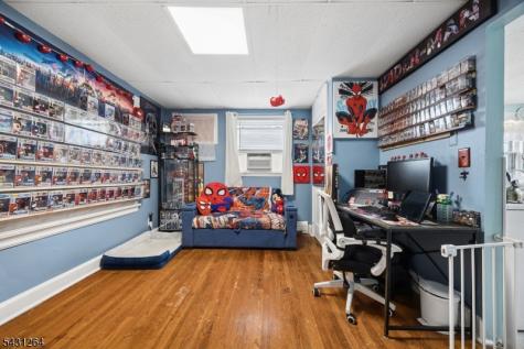 86 Llewellyn Avenue Hawthorne NJ 07506