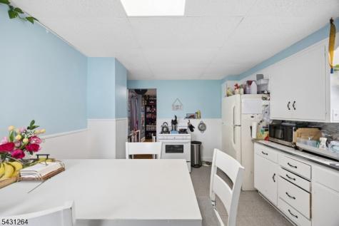 86 Llewellyn Avenue Hawthorne NJ 07506