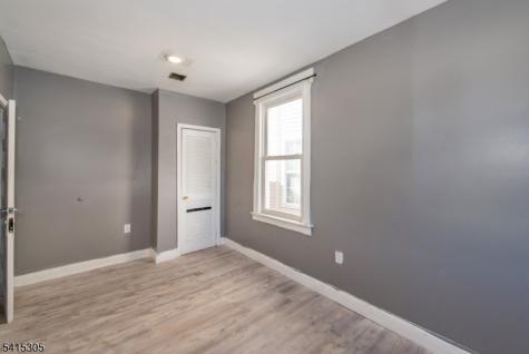 357 16TH Avenue Irvington NJ 07111