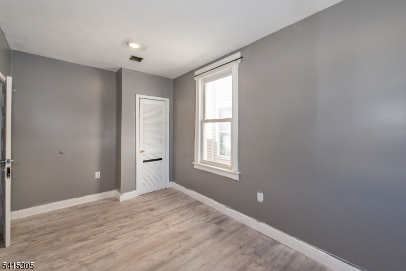 357 16TH Avenue Irvington NJ 07111