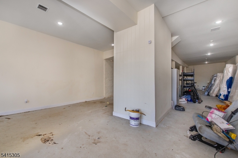 357 16TH Avenue Irvington NJ 07111