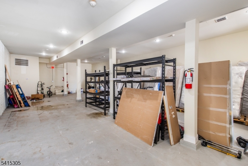 357 16TH Avenue Irvington NJ 07111