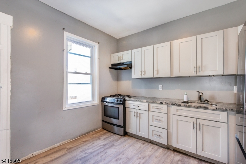357 16TH Avenue Irvington NJ 07111