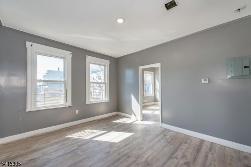 357 16TH Avenue Irvington NJ 07111