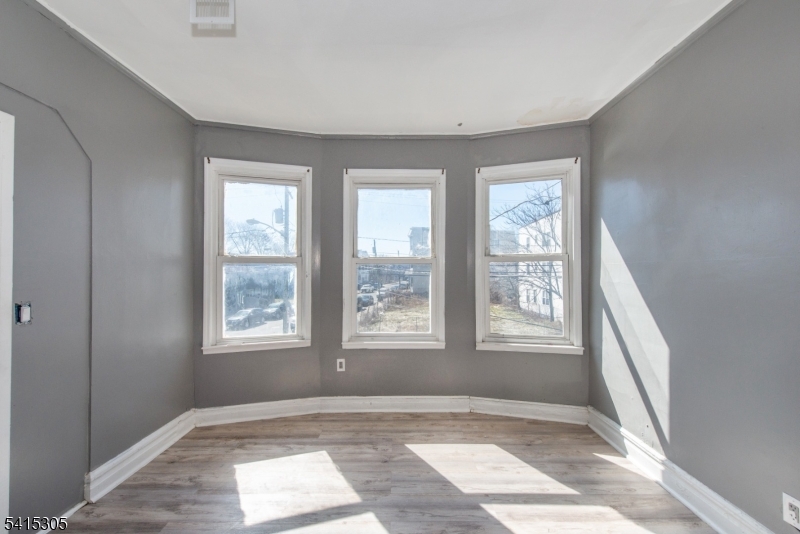 357 16TH Avenue Irvington NJ 07111