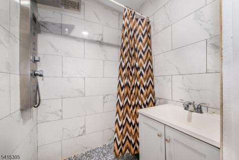 357 16TH Avenue Irvington NJ 07111