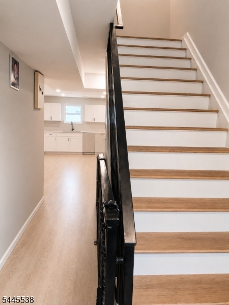 52 Holland Street Newark NJ 07103