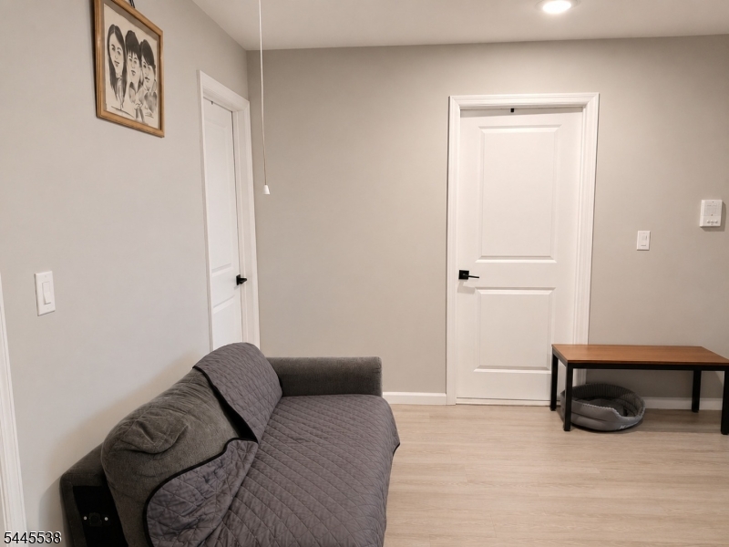 52 Holland Street Newark NJ 07103