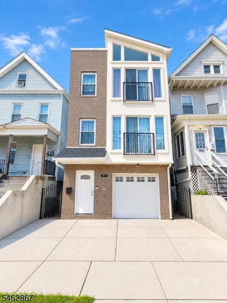 83 Stuyvesant Avenue Newark NJ 07106
