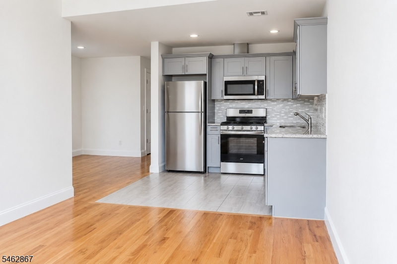 83 Stuyvesant Avenue Newark NJ 07106