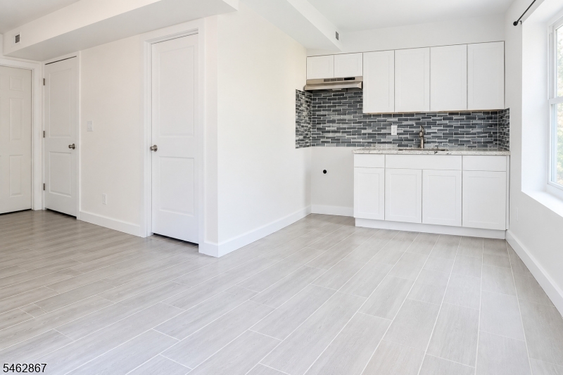 83 Stuyvesant Avenue Newark NJ 07106